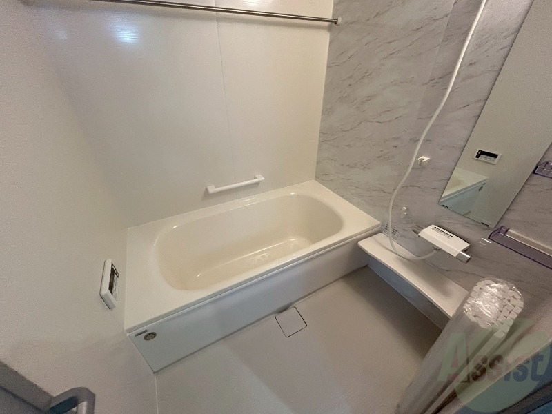 バス・シャワールーム　ユニットバスです。疲れを癒すのに欠かせませんね！