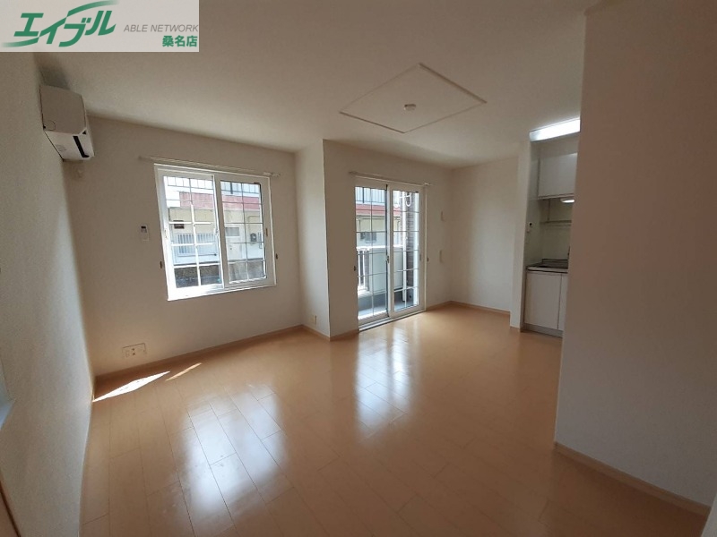 居室・リビング　同型参考写真