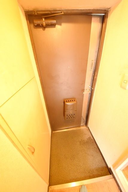 玄関　★下駄箱が大きいので靴が多くても安心です★