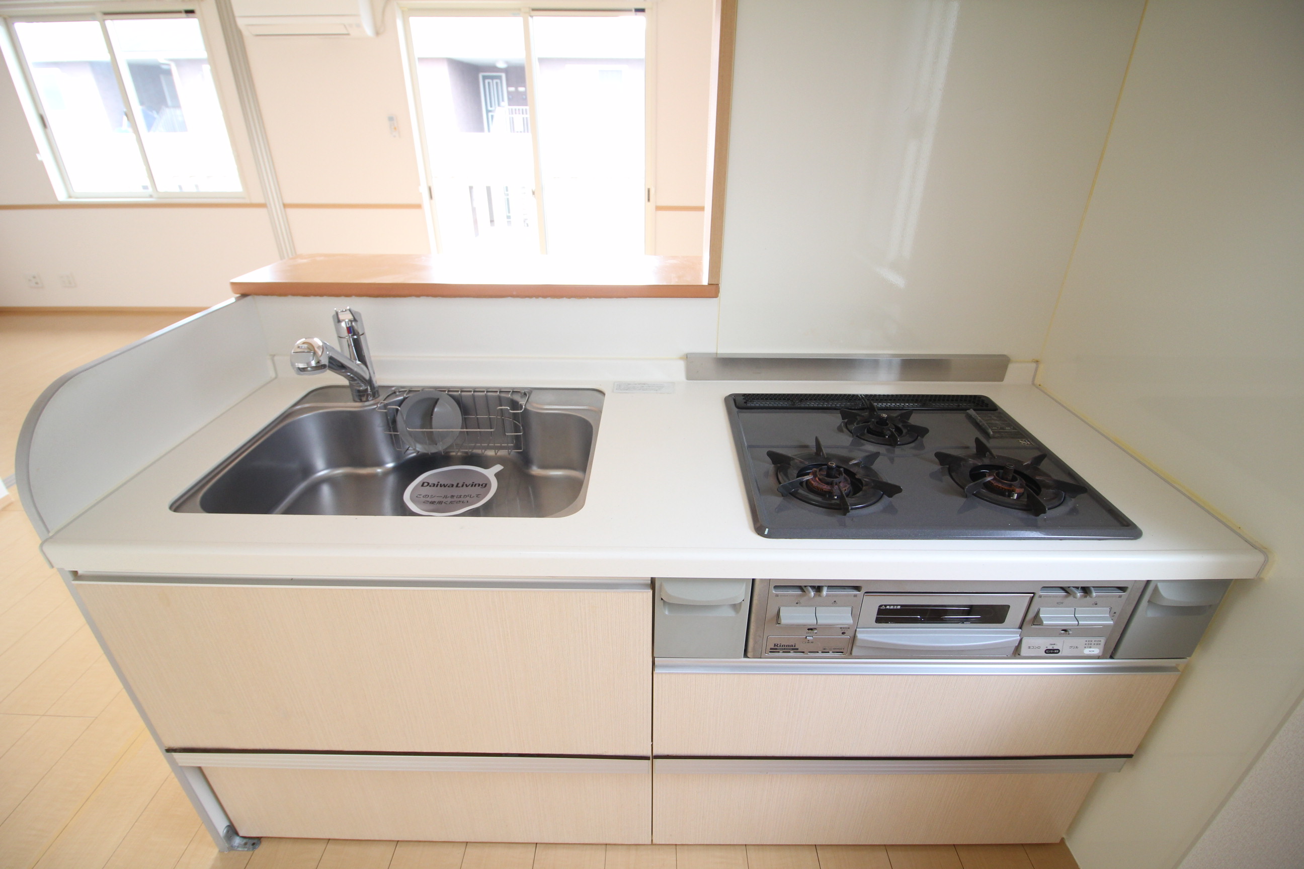 キッチン　３口コンロで同時調理可能♪