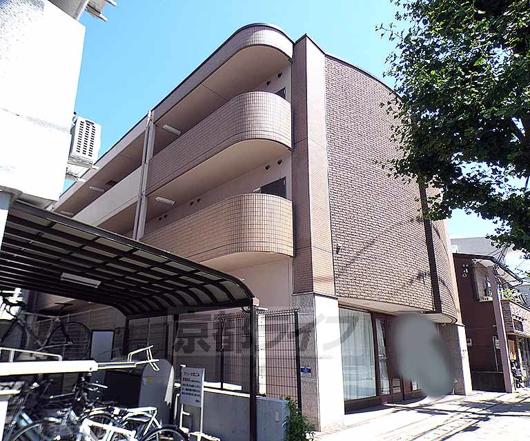 建物外観　白川通り沿いです