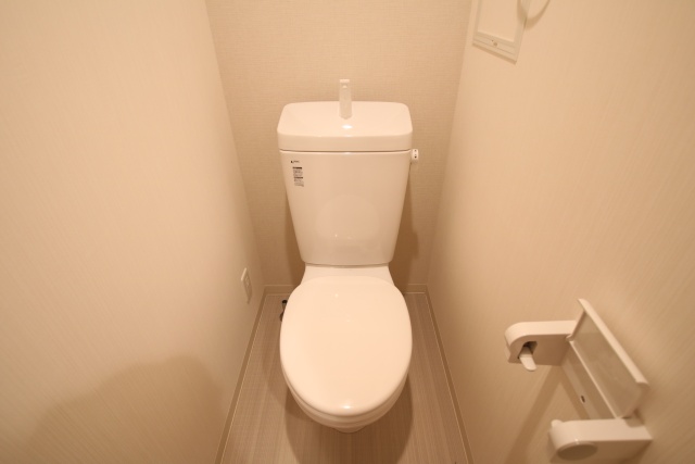 トイレ　※別室の参考写真の為、現況優先です。