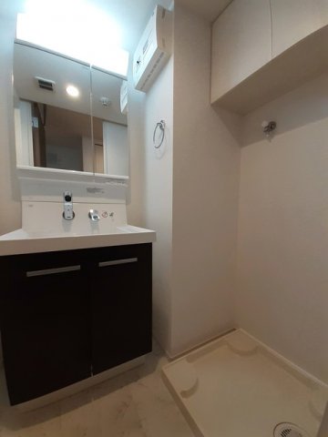 洗面設備　広い洗面スペース