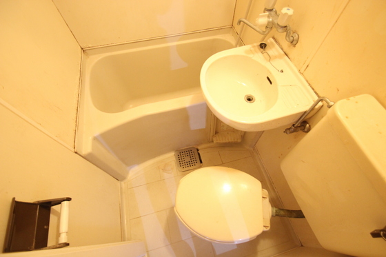 バス・シャワールーム　※別部屋の写真です