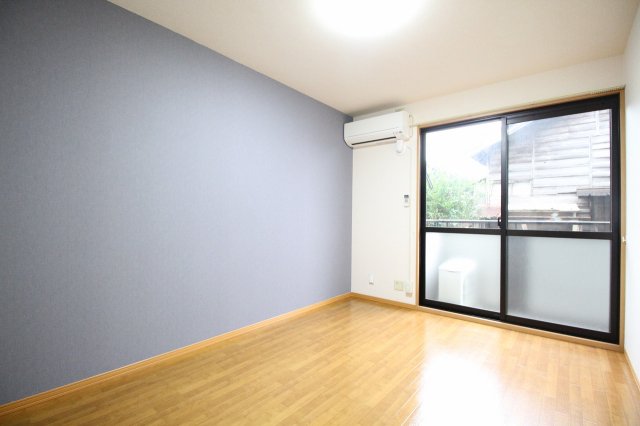 居室・リビング　こちらの居間で趣味の時間をお楽しみください