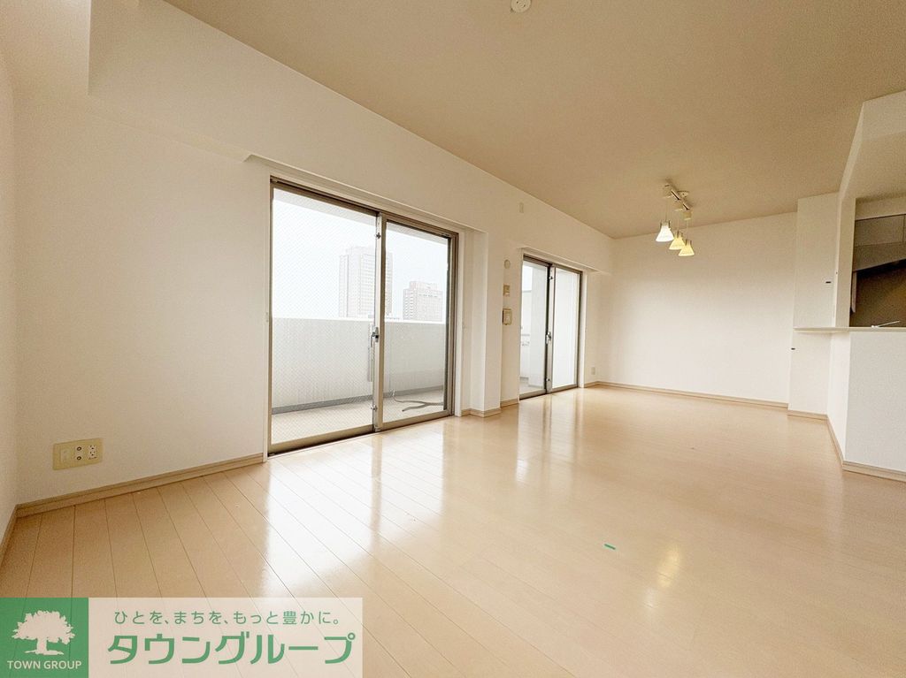 居室・リビング　現地待ち合わせ歓迎♪お問合せはタウンハウジングまで！