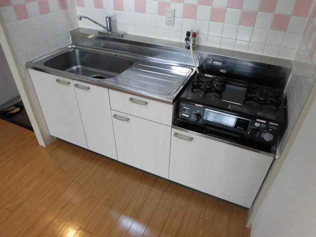 キッチン　収納面も安心のキッチンです