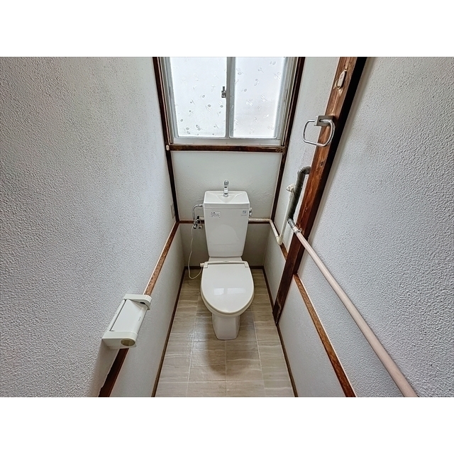 トイレ　窓で換気の取れるトイレ