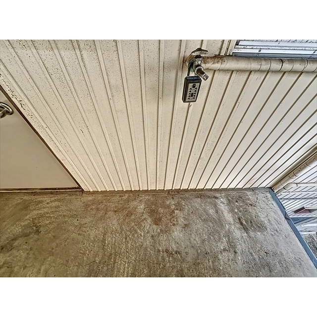 その他　洗濯機は玄関ドアの横に置けます