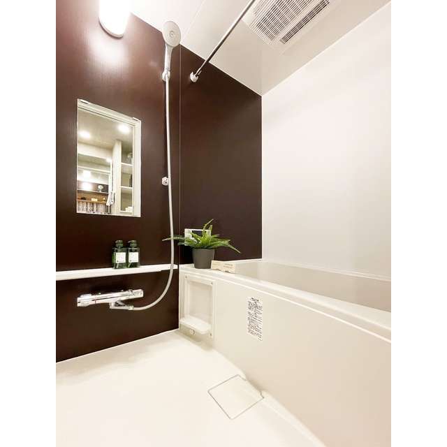 バス・シャワールーム　【家具／調度品に関しては配置例を示