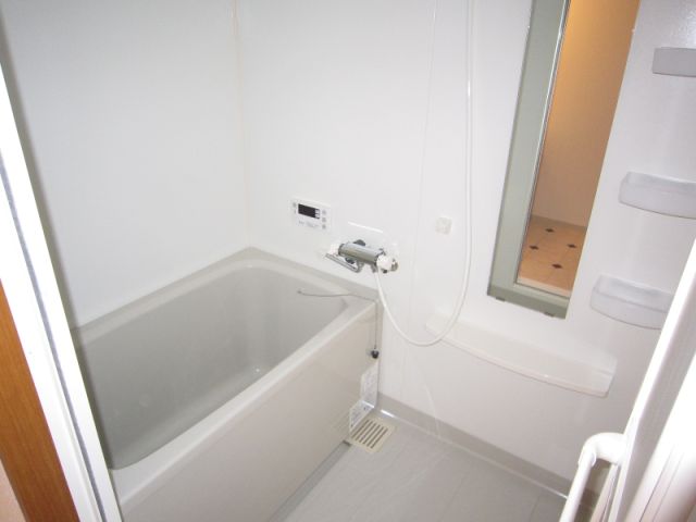 バス・シャワールーム　追い焚き付