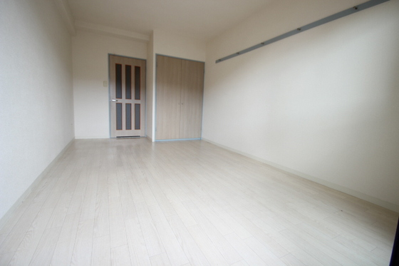 居室・リビング　※別号室の写真です