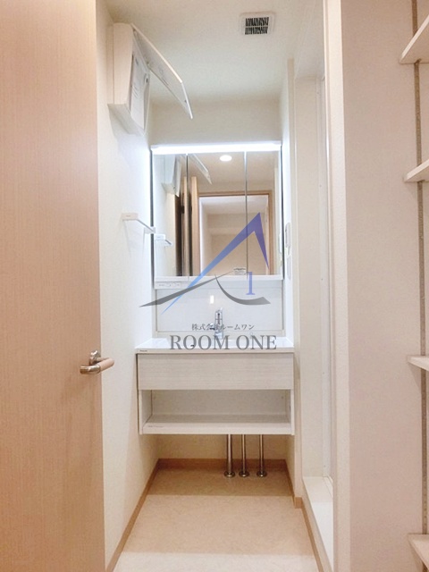 洗面設備　独立洗面台です。