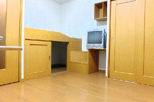 居室・リビング　家具・家電付きのお部屋です♪