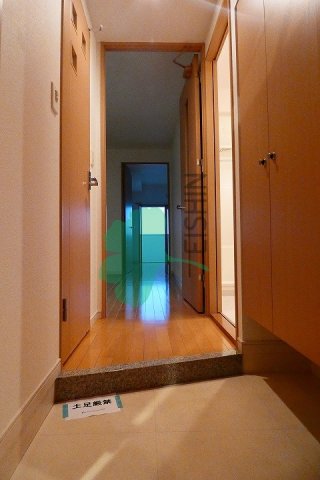 玄関　下駄箱もしっかりついてます！