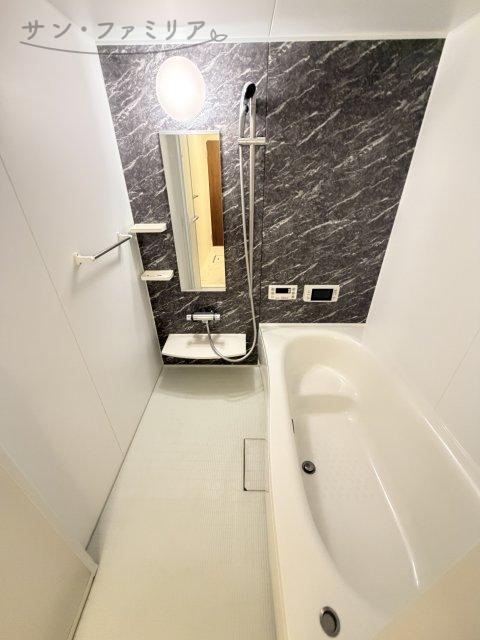 バス・シャワールーム　同一物件別部屋写真