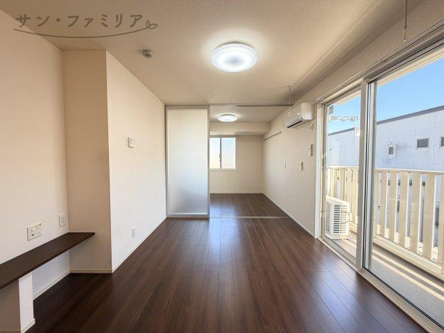 居室・リビング　同一物件別部屋写真