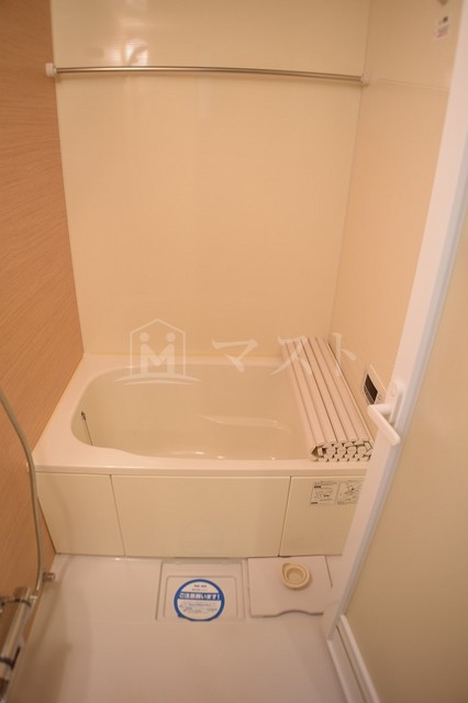 バス・シャワールーム　ゆったりくつろげる浴室です。