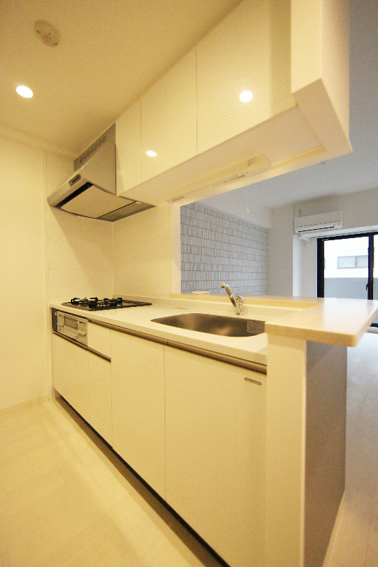 キッチン　システムキッチン（ガス3口+グリル）