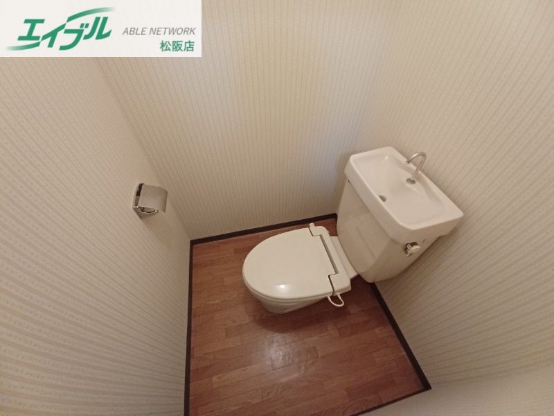 トイレ　同型参考写真