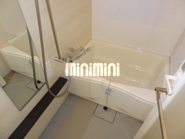 バス・シャワールーム　別号室の参考写真