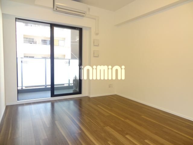 居室・リビング　別号室の参考写真