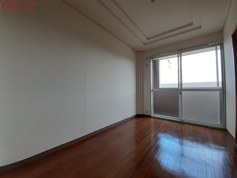 居室・リビング　同型参考写真