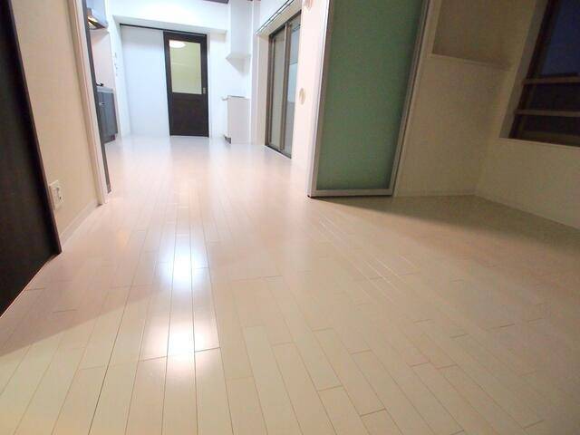 居室・リビング　フローリングです