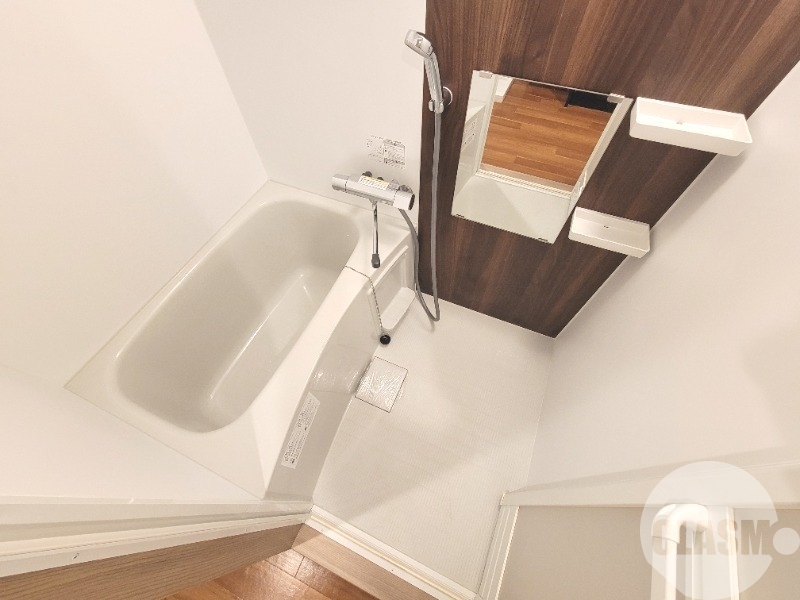 バス・シャワールーム　キレイにリフォームされています♪