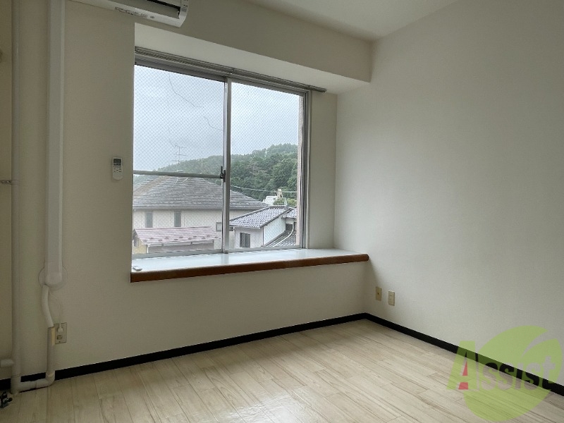 居室・リビング　６．１帖の洋室です。広々としていますね。