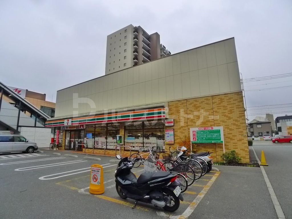 コンビニ　セブンイレブン足立扇2丁目店（コンビニ）まで540m