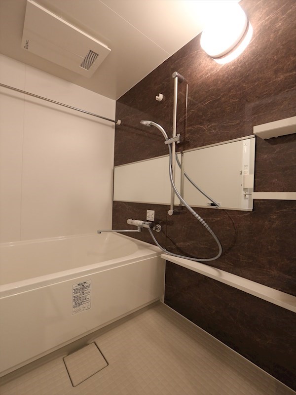 バス・シャワールーム　バスルーム　浴室暖房乾燥機付き