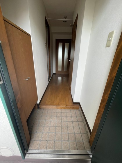 玄関　※別部屋の写真です