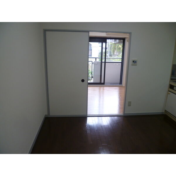 居室・リビング　エアコン付きで初期費用を抑えられます！