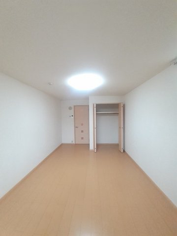 居室・リビング　明るい室内です