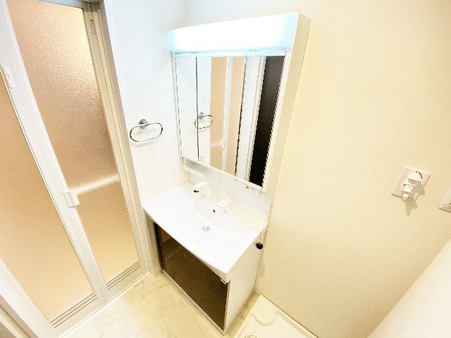 洗面設備　同間取りの別部屋写真です