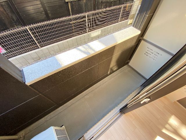 バルコニー　同間取りの別部屋写真です