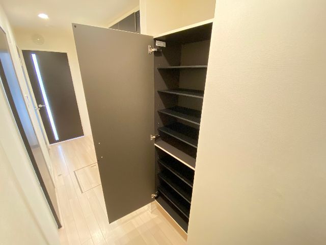 玄関　同間取りの別部屋写真です