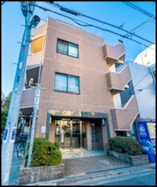 建物外観　鉄筋コンクリート造のがっちりとした建物。