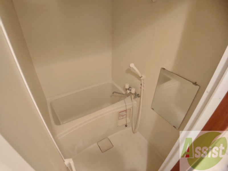 バス・シャワールーム　ユニットバスです。疲れを癒すのに欠かせませんね！