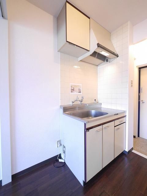 キッチン　※同建物別号室別タイプ参考写真です