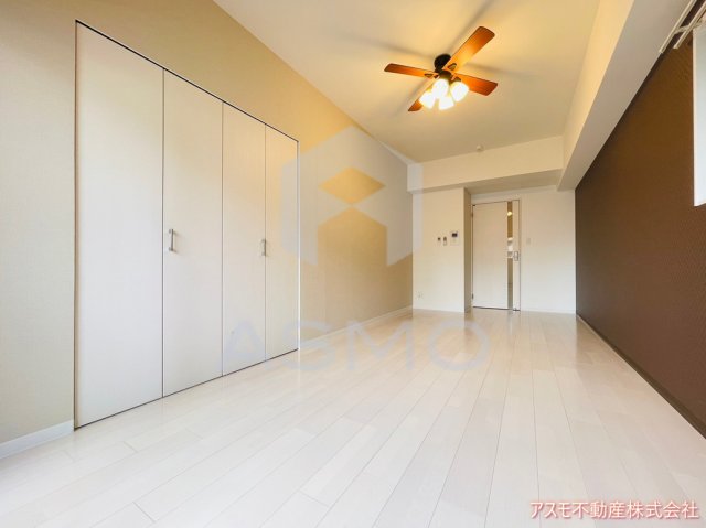 居室・リビング　同マンション参考写真