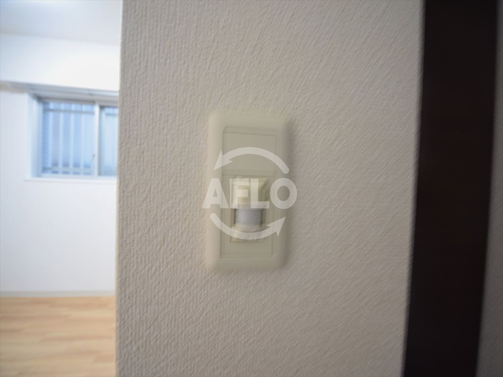 その他　南堀江プライマリーワン　人感センサーライト