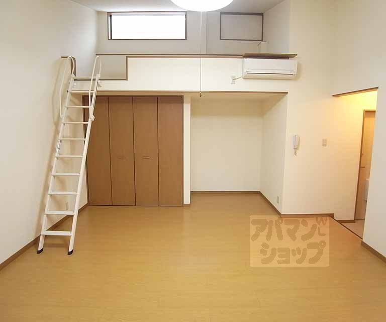 居室・リビング　綺麗な室内。
