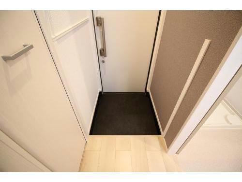 玄関　同型別建物