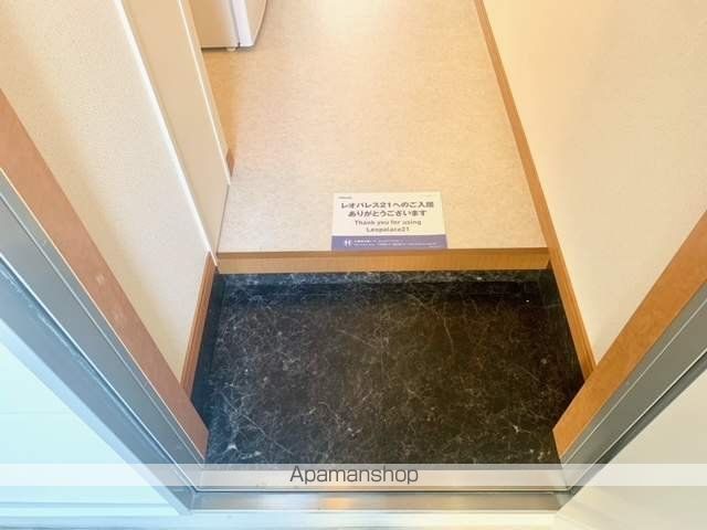 レオパレスバンフィーの玄関写真