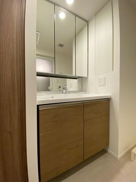洗面設備　※写真は同タイプ住戸です。