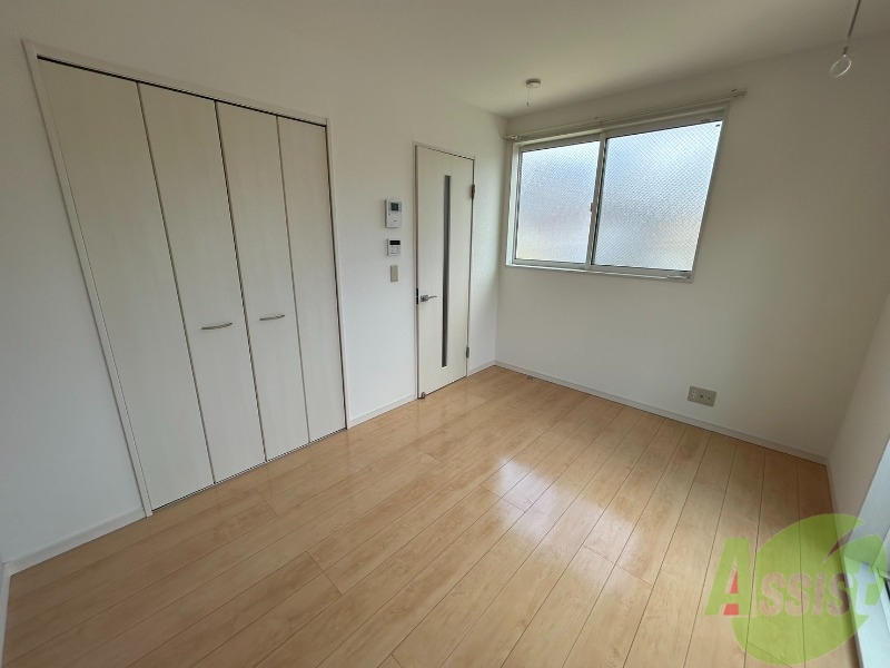 その他部屋・スペース　角部屋になりますので、二面採光になりお部屋が明るいです。