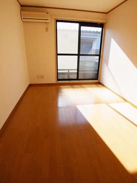 居室・リビング　☆南向きのお部屋です