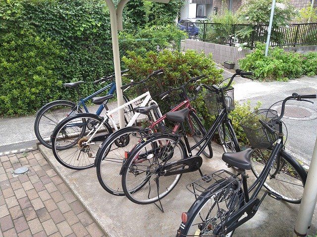 その他　駐輪場　原付＆自転車のみ駐輪可能